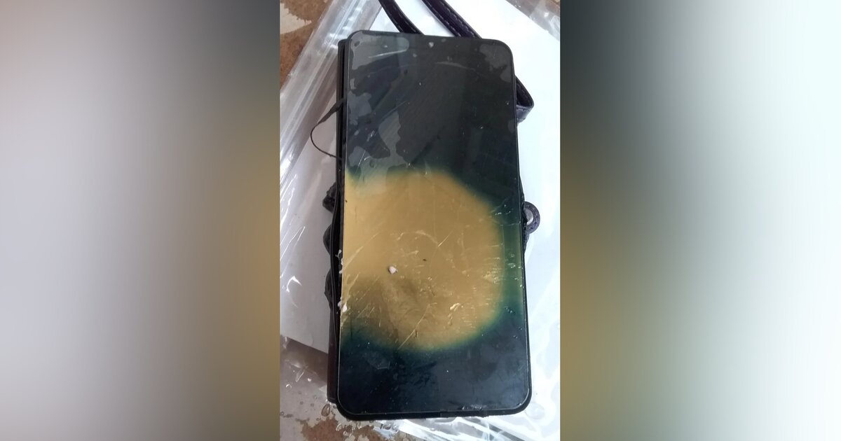 В Канаде телефон Samsung взорвался во время зарядки, пока его владелец спал
