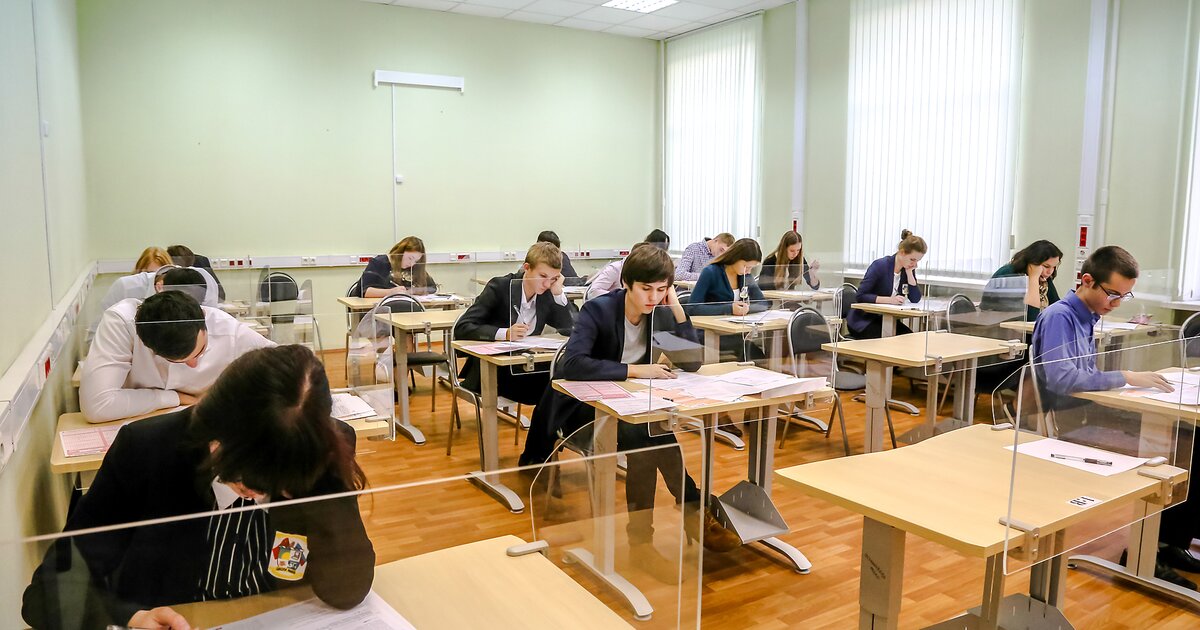 В России стартовал основной период ЕГЭ